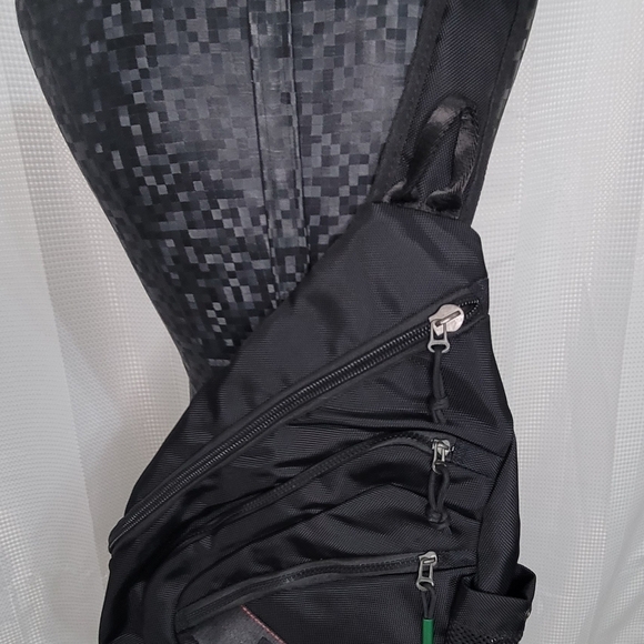 Backpack - Picture 3 of 7